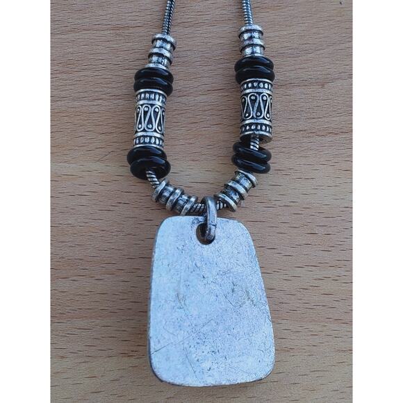 Lia Sophia Black Beaded Pendant Silver Tone Necklace Adjustable 16-19in - Picture 3 of 5